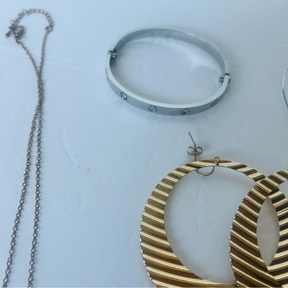 Jewelry bundle - Picture 5 of 5